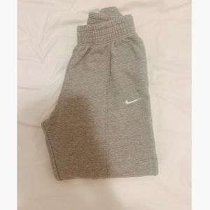 NIKE SWEATS